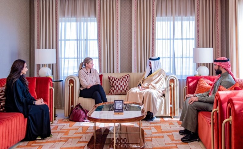 عيسى بن علي يستقبل وزيرة الرياضة بجمهورية زيمبابوي