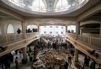 ارتفاع عدد قتلى انفجار مسجد بباكستان إلى 93 شخصا