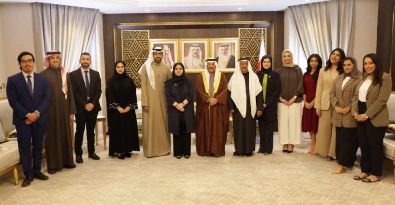 رئيس مجلس الشورى يستقبل المشاركين البحرينيين في "سفينة شباب العالم"