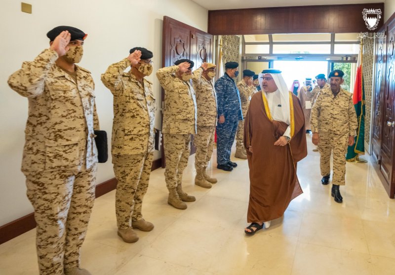 سمو ولي العهد يتفضل بزيارة القيادة العامة لقوة دفاع البحرين