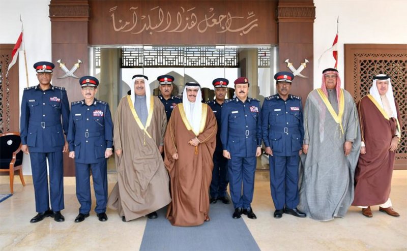 معالي وزير الداخلية يستقبل عددا من كبار الضباط المتقاعدين مؤخراً