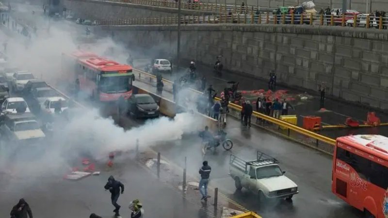 عقوبات أميركية وأسترالية تطال أفراداً وكيانات إيرانية
