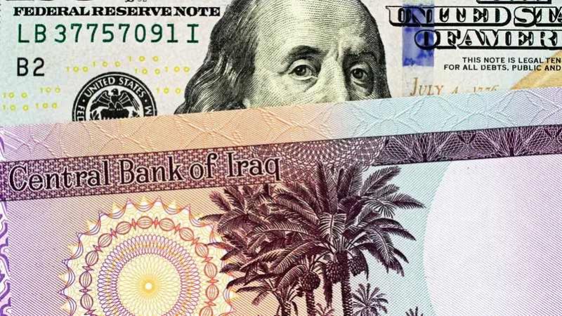 رئيس وزراء دولة عربية يلقي باللوم على "التحويلات الاحتيالية" في أزمة الدولار