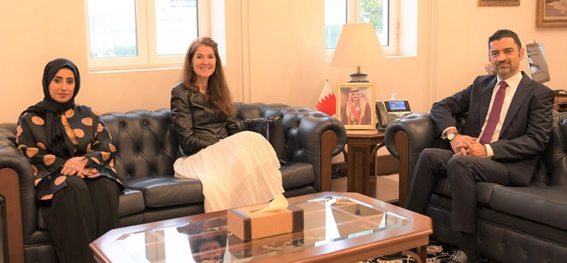 المبارك يستعرض مع مدير مكتب البحرين لبرنامج الأمم المتحدة خطة التشجير