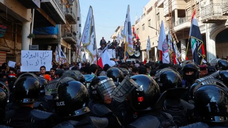 تظاهرات في بغداد وواسط.. "كلا كلا لارتفاع الدولار"