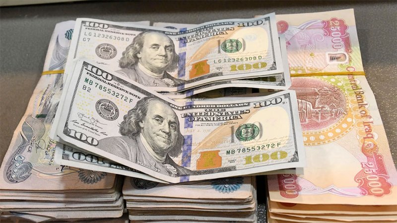 أسواق العراق تتنفس الصعداء.. وفد إلى واشنطن حول أزمة الدولار