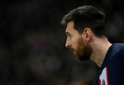يبقى في باريس أم يعود لبرشلونة؟.. قرار "منطقي" واحد أمام ميسي