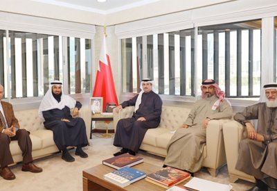 وزير العدل يستعرض مع رئيس إدارة الأوقاف السنية مشروعات دور العبادة وخطط تطوير العمل الوقفي