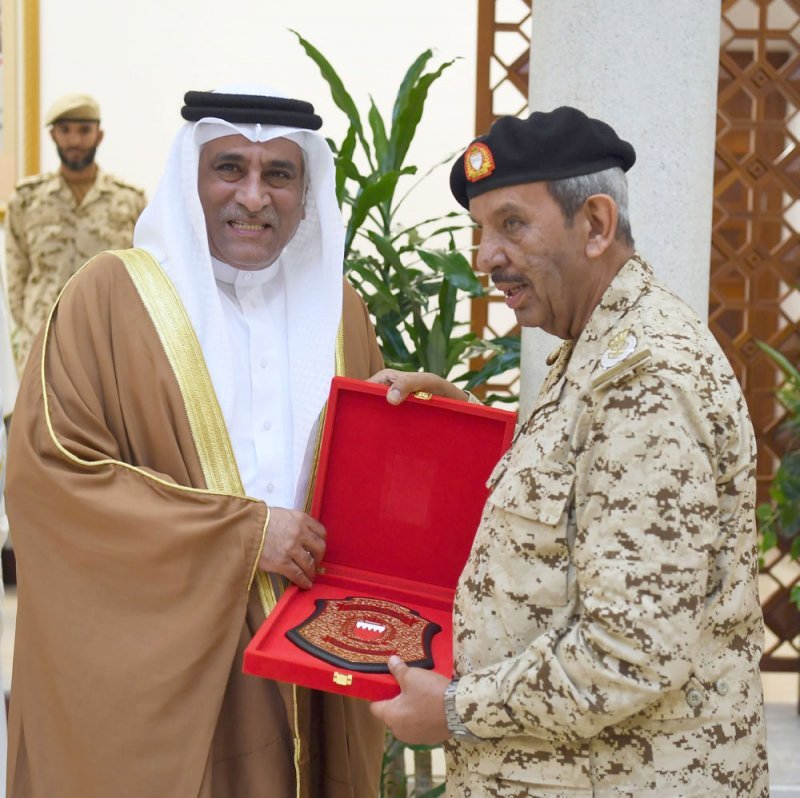 القائد العام: سندشن قريبًا طائرات مقاتلة حديثة ومتطورة