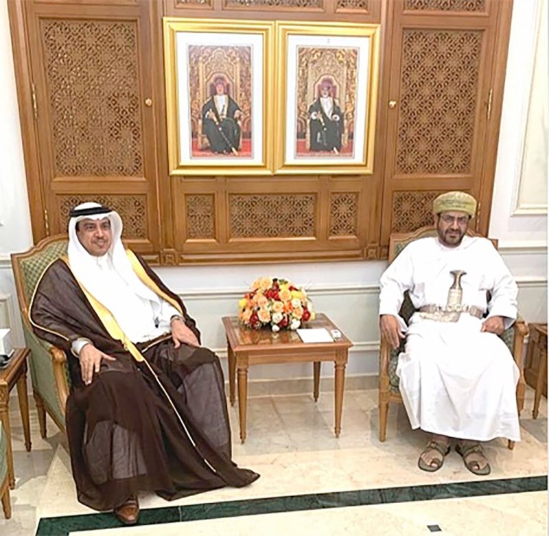 وزير الاقتصاد بسلطنة عمان يستقبل سفير مملكة البحرين في مسقط