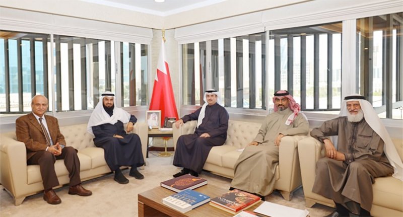 وزير العدل يستعرض مع رئيس إدارة الأوقاف السنية مشروعات دور العبادة وخطط تطوير العمل الوقفي