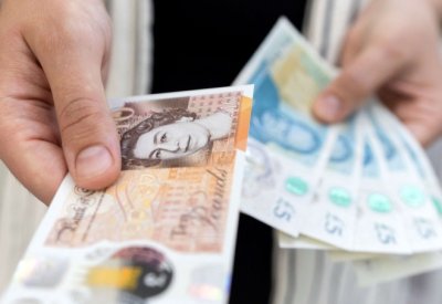 اضراب موظفي الرعاية الصحية ببريطانيا احتجاجا على الأجور