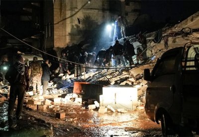 فيديوهات توثق كارثة الزلزال بسوريا.. وإنقاذ عالقين