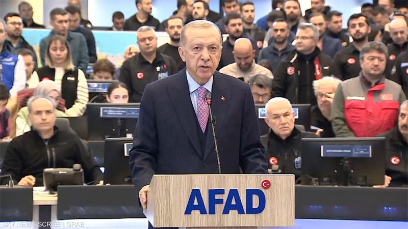 أردوغان: ارتفاع حصيلة قتلى زلزال تركيا إلى 912 شخصا