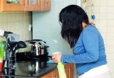 الفلبين توقف إرسال العاملات المنزليات للكويت