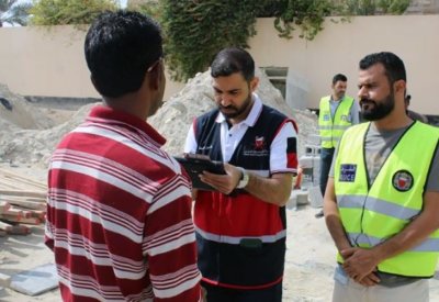 حملة تفتيشية مع "الجوازات" و"الشرطة" في محافظة المحرق