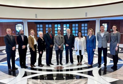 سفير مملكة البحرين في واشنطن يشارك في جلسة طاولة مستديرة