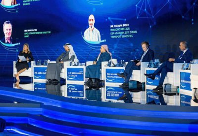 معالي رئيس الجمارك يشارك في الجلسة الحوارية بمؤتمر الزكاة والضريبة والجمارك 2023