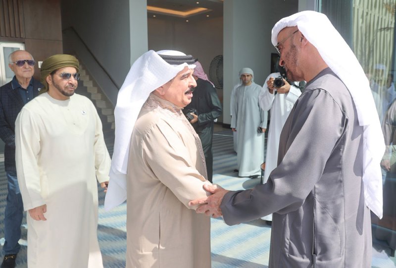 جلالة الملك المعظم يستقبل أخاه سمو رئيس دولة الإمارات العربية المتحدة الشقيقة