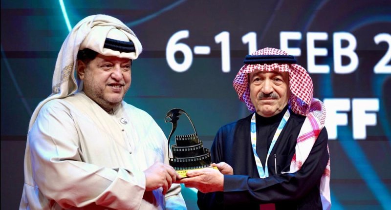 تكريم رائد صناعة السينما السعودية المحيسن في "العين السينمائي"