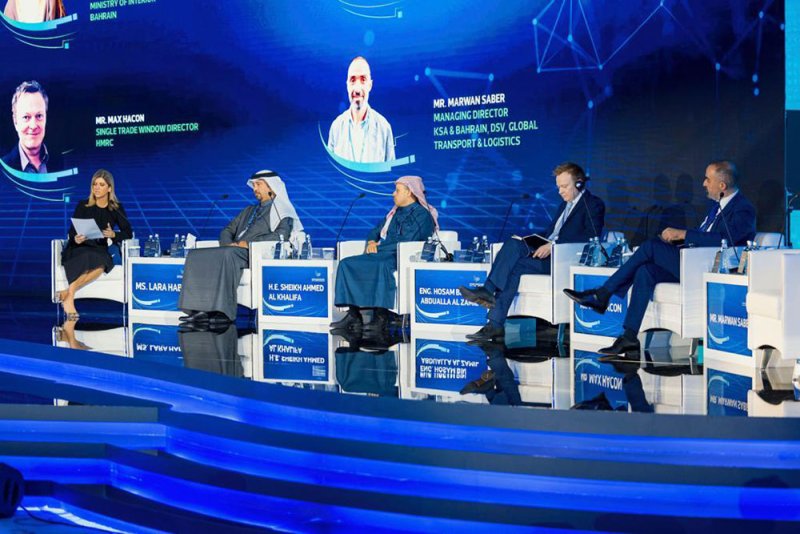 معالي رئيس الجمارك يشارك في الجلسة الحوارية بمؤتمر الزكاة والضريبة والجمارك 2023