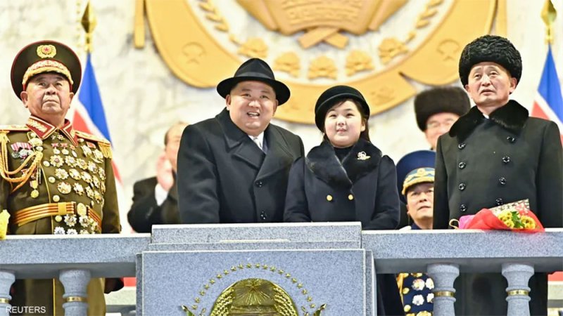 ابنة كيم "تتألق" بجانب والدها في العرض العسكري