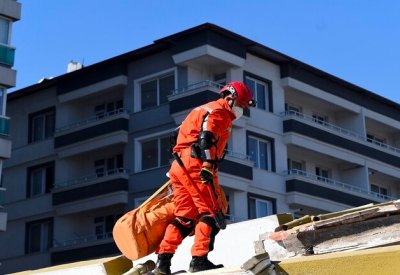 تركيا: مهندس "قطعة من الجنة" حاول الهرب بعد الزلزال فتم القبض عليه