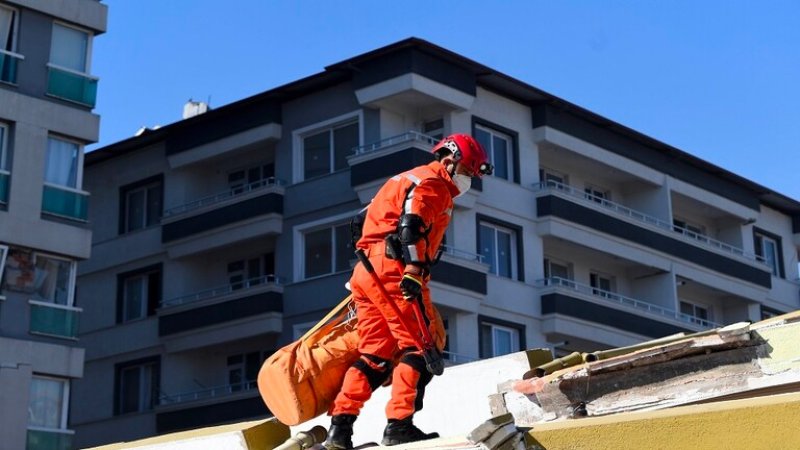 تركيا: مهندس "قطعة من الجنة" حاول الهرب بعد الزلزال فتم القبض عليه