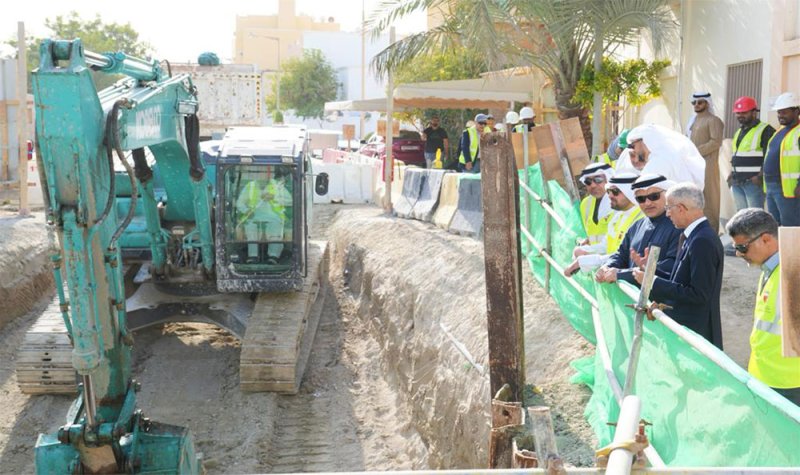 وزير الأشغال يتفقد مشروع انشاء شبكة الصرف الصحي في جدحفص