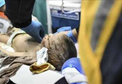 بالفيديو: بعد 140 ساعة تحت الأنقاض.. إنقاذ رضيع وزوجين مسنين في تركيا