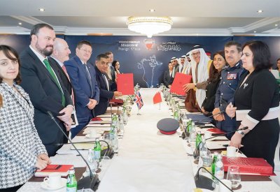 اجتماع اللجنة البحرينية البريطانية المشتركة بحضور وفدين من كبار المسؤولين في البلدين