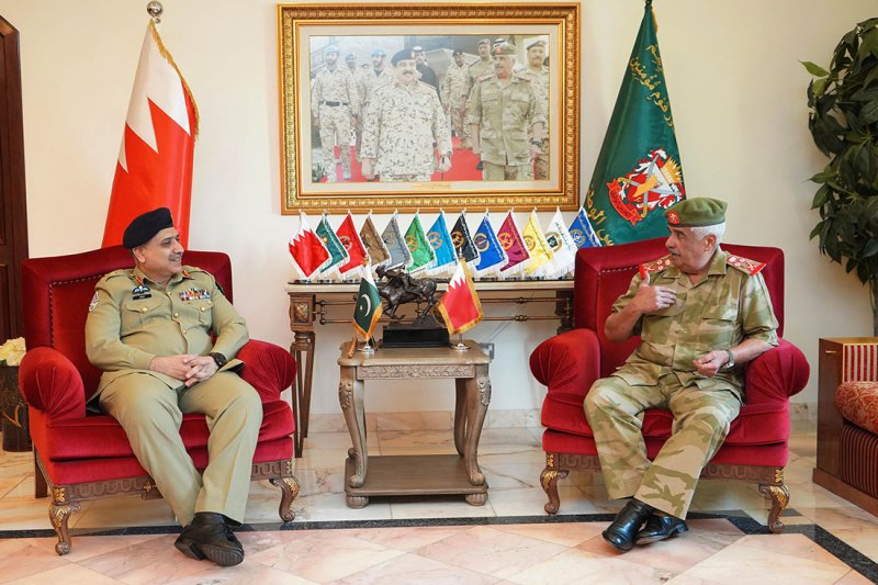 سمو رئيس الحرس الوطني يستقبل المساعد العام بالقيادة العامة في الجيش الباكستاني