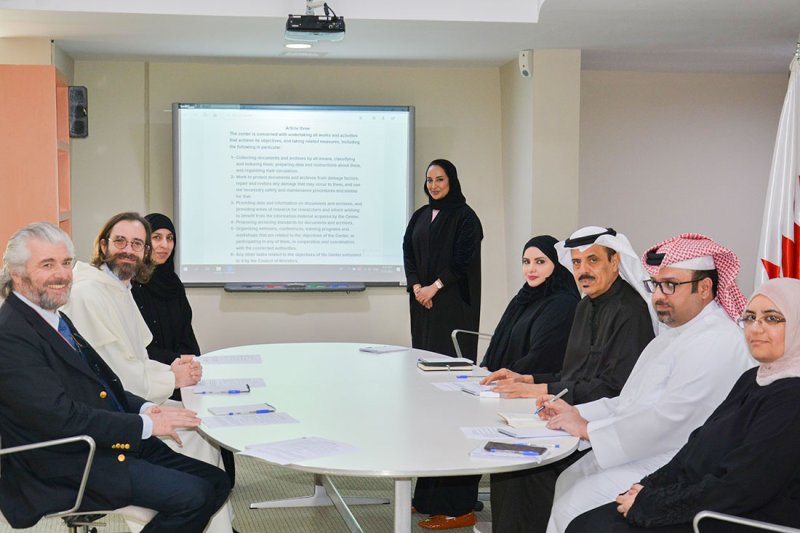 رئيس مركز الأرشيف الوطني يجتمع مع وفد مكتبة الفاتيكان