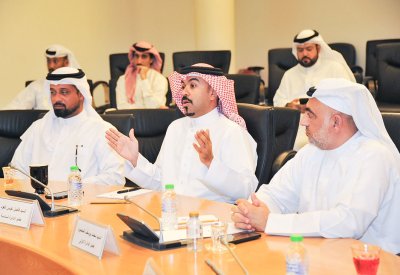 الكلاب الضالة تنبش قبور الموتى في عراد