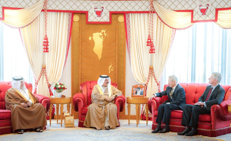 جلالة الملك المعظم يستقبل المدير العام والرئيس التنفيذي للمعهد الدولي للدراسات الإستراتيجية
