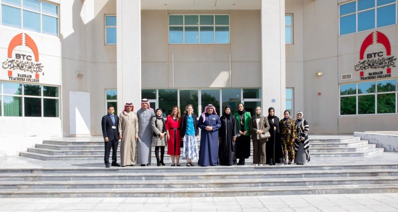 ربط جميع برامج كلية المعلمين مع احتياجات الميدان التربوي في مختلف الاختصاصات