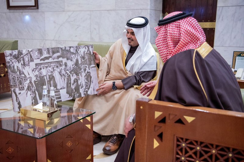 نائب أمير منطقة الرياض بالمملكة العربية السعودية يستقبل سفير البحرين في الرياض