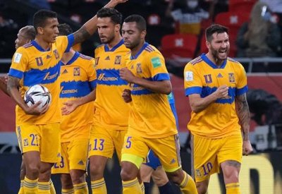 تيجريس أونال يتعادل مع خورايز ويتصدر الدوري المكسيكي لكرة القدم