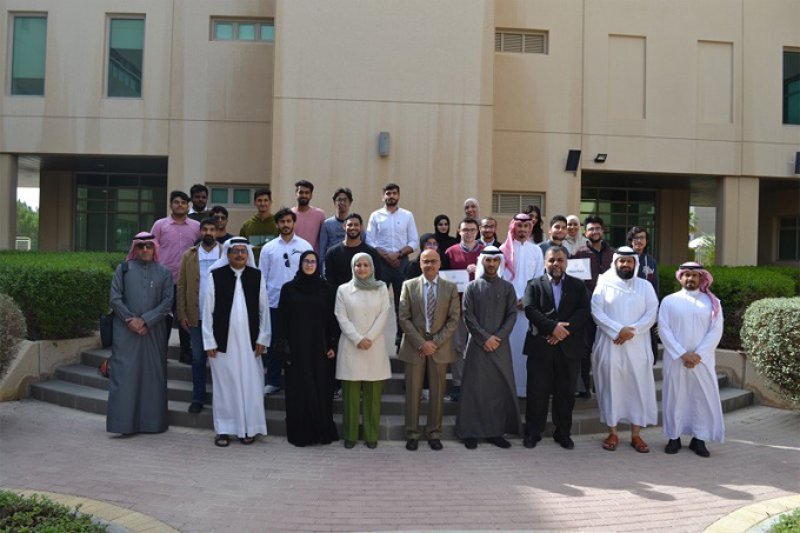 جامعة البحرين تفوز بالمركزين الأول والثاني في هاكاثون الذكاء الاصطناعي