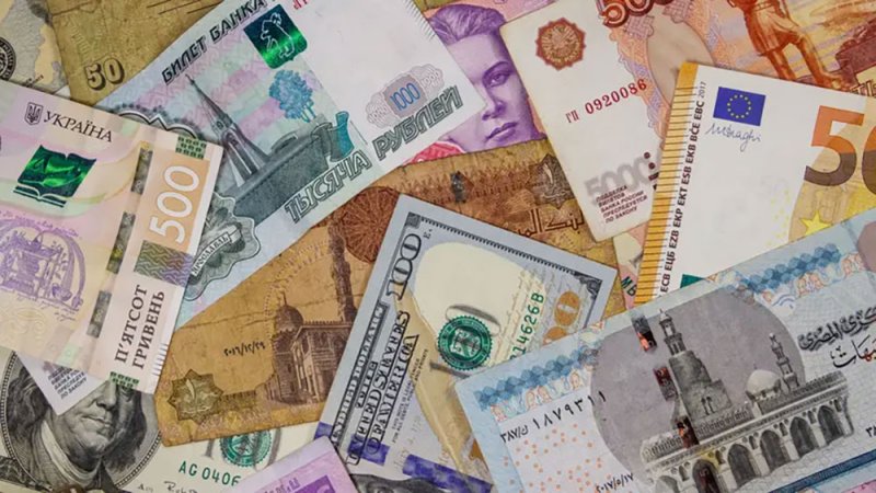 سعر الدولار في مصر يخترق مستويات جديدة مقابل الجنيه بالبنك المركزي