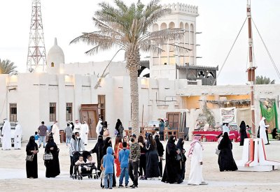 زوار القرية التراثية لـ "البلاد": لاستمرار نشاطها أسبوعيا وتذكرنا بزمن قديم لا ينسى