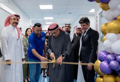 بالصور: المستشفيات الحكومية و"ابتسامة" يفتتحان وحدة عبدالله كانو لعلاج أورام الأطفال بعد إعادة تجديدها بالكامل