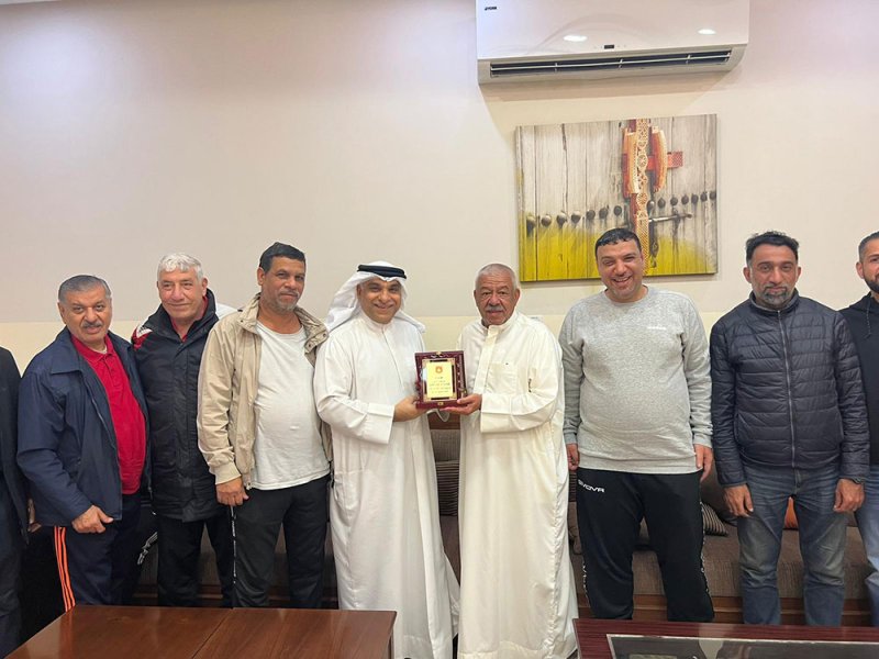 النائب العوضي يزور نادي الحالة