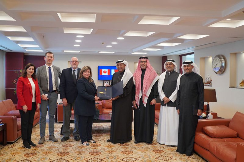 ناس يبحث سبل التعاون مع كندا ويؤكد على تعزيز التعاون التجاري