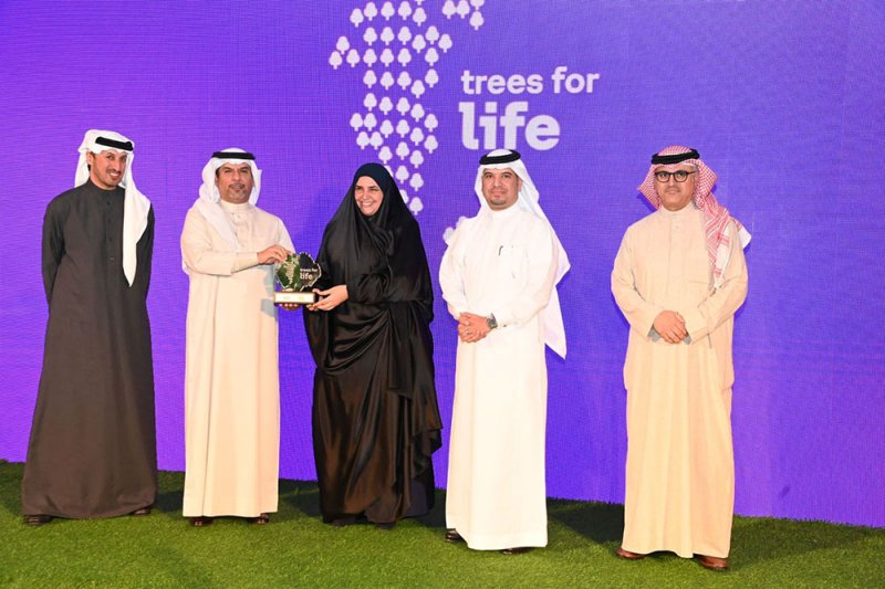 stc البحرين تُنجِز المرحلة الأولى من حملتها "أشجار من أجل الحياة" بغرس 35 ألف شجرة