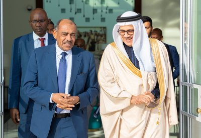 وزير خارجية السودان يصل إلى البحرين