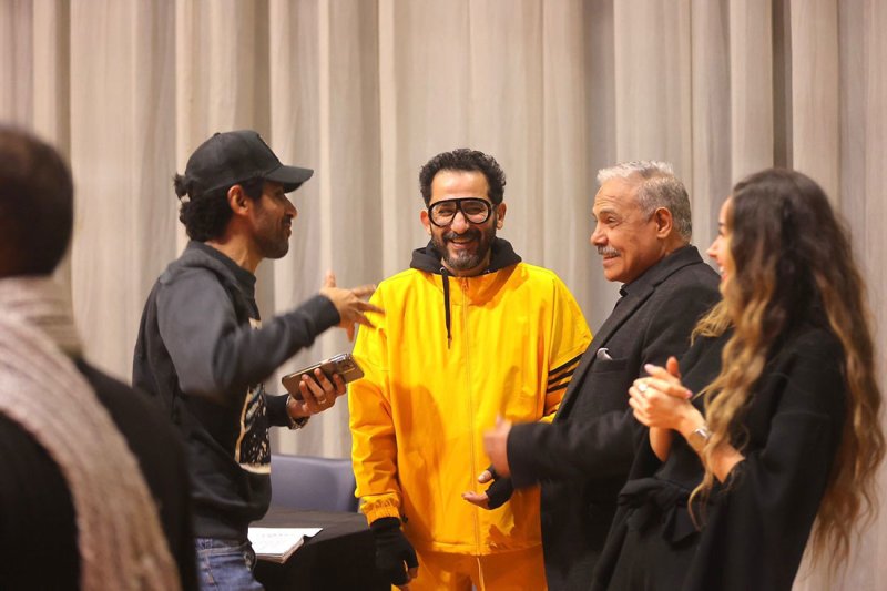 أحمد حلمي يعود إلى المسرح من الرياض