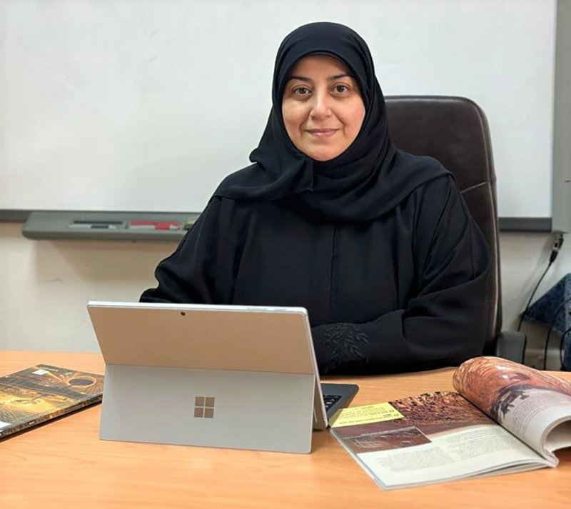 معلمة أولى ترتقي بأداء مدرسة أم سلمة عبر "بصمة تنافس"