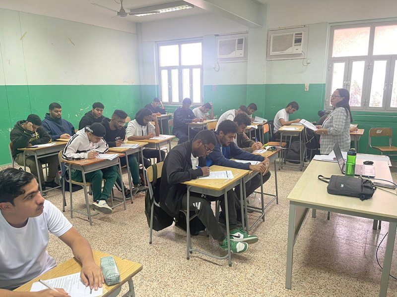بوليتكنك تطرح برنامج "تجسير اللغة الإنجليزية والرياضيات"