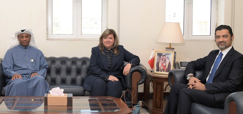 المبارك يبحث مع نائبة رئيس قطاع الأعمال والتسويق بالهيئة التجارية الكندية مجالات التعاون المشترك